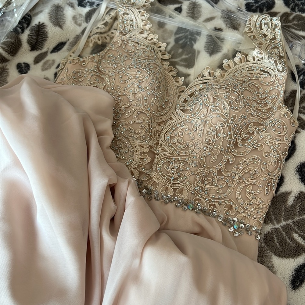 Ivory gown - Picture 3 of 14